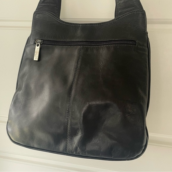 Kenneth Cole New York Black Shoulder Women Bag - Picture 6 of 16